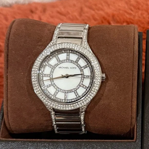 Michael Kors Women's MK3311 'Kerry' Crystal Stainless Steel Watch - Picture 4 of 4